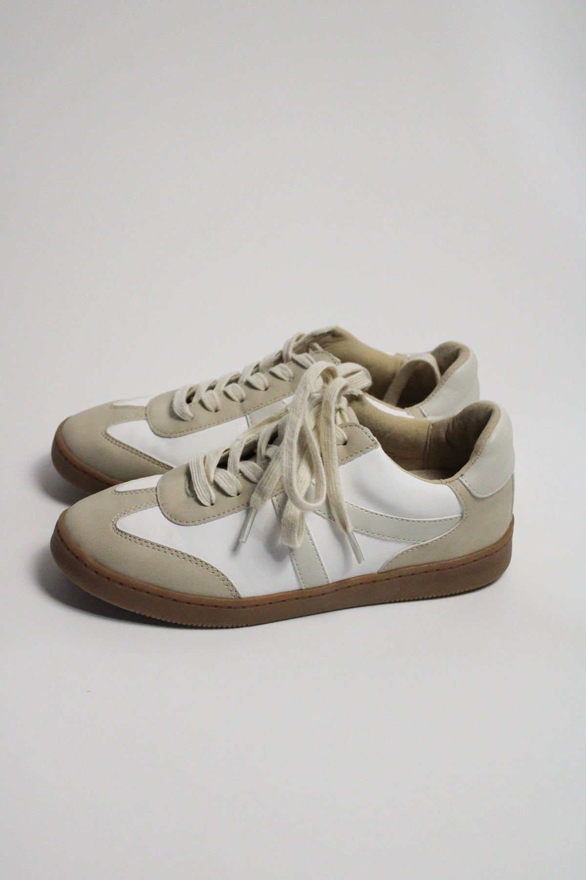 Blakelee Sneakers