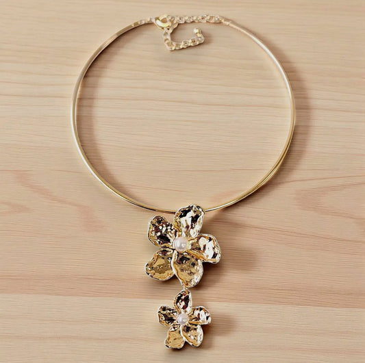 Pearl & Flower Necklace