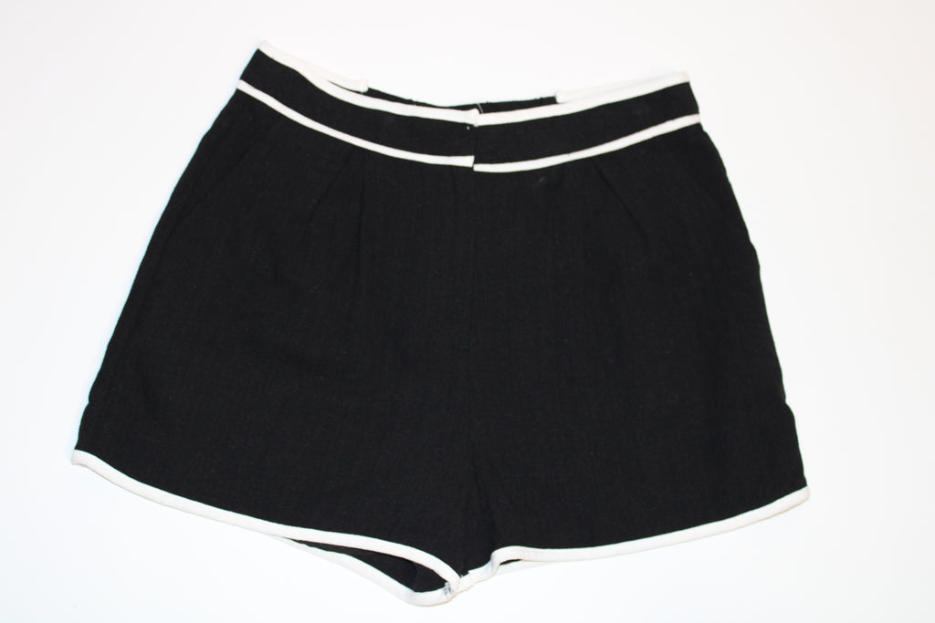 Black & White Linen Set